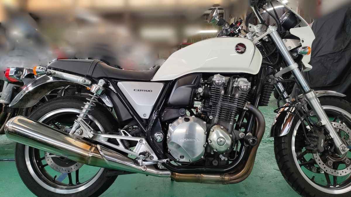 CB1100 battery replacement