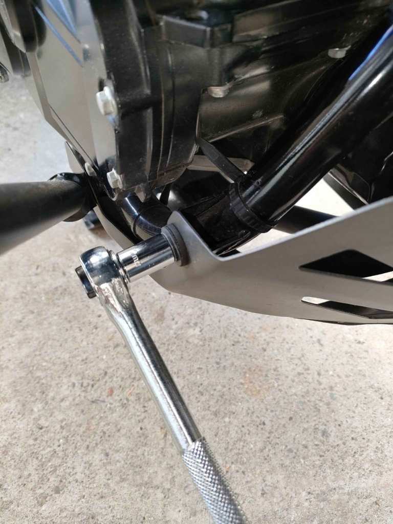 removing vstrom250 under guard